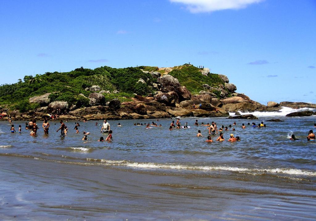 Casa Com Piscina , Churrasqueira, Wi-Fi, Em Rua De Areia A 1Km Da Praia, Bairro Sussegado, Proibido Uso De Som Extremamente Alto Ideal Para Descansar Itanhaem Luaran gambar