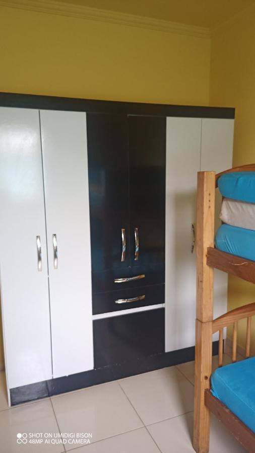 Casa Com Piscina , Churrasqueira, Wi-Fi, Em Rua De Areia A 1Km Da Praia, Bairro Sussegado, Proibido Uso De Som Extremamente Alto Ideal Para Descansar Itanhaem Luaran gambar